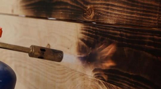 Suelo Tarima Exterior de Madera Carbonizada