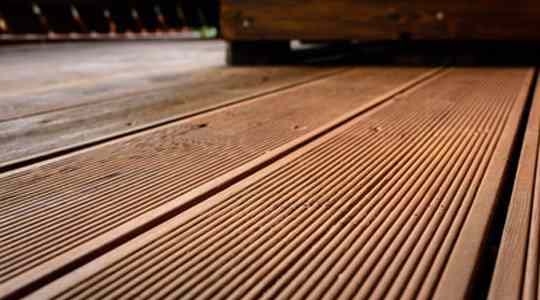 Tarima Exterior de Madera Antideslizante