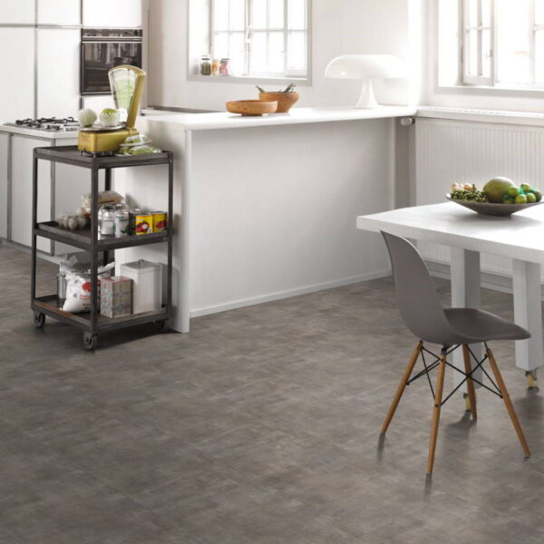 Mineral Grey - Vinílico SPC Parador Trendtime 5 Baldosa Grande ambiente cocina
