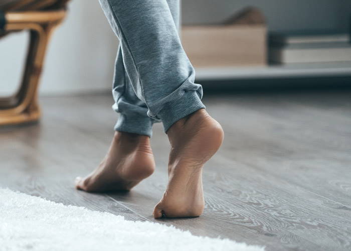 Ventaja suelo laminado confort en la pisada y sensación de calidez