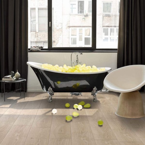 Roble Studioline Lijado XXL - Laminado Parador Basic 600 - Ambiente Baño