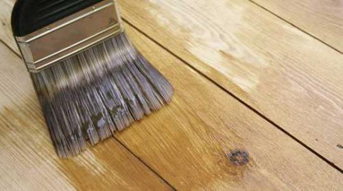 Acabados y protección de la superficie en las tarimas de madera