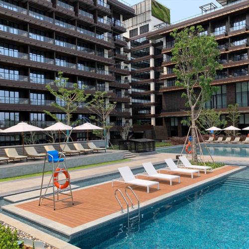 Bamboo Natural - Madera de Exterior Eurobamboo - Ambiente Piscina Hotel Detalle